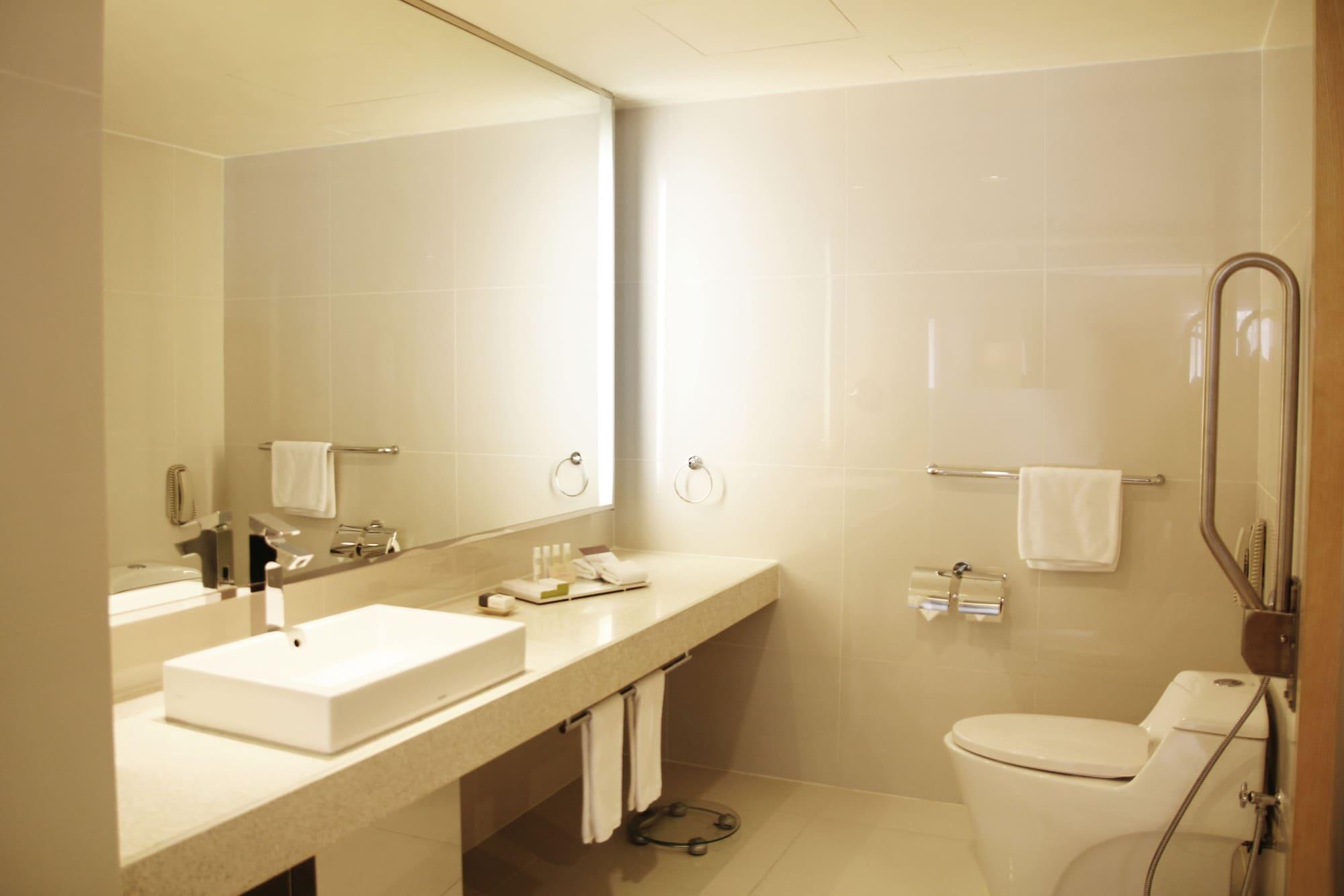 Doubletree By Hilton Kuala Lumpur Hotel Екстериор снимка Bathroom